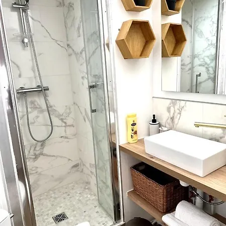 Terra Cotta # Ρενς